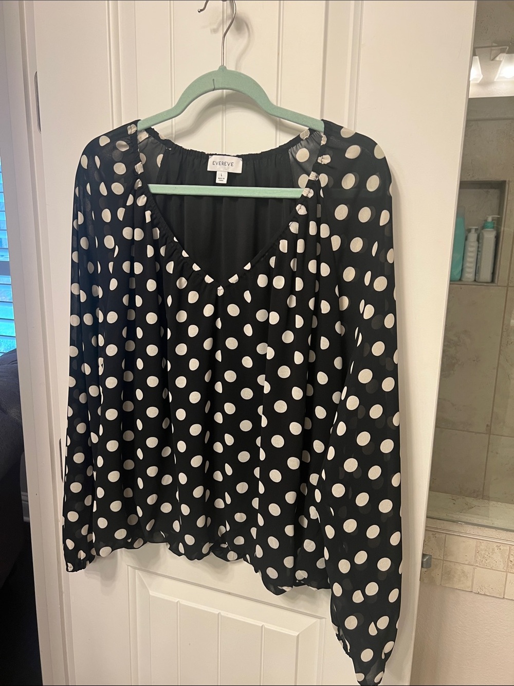 Evereve Black and White Polka Dot V-Neck Blouse